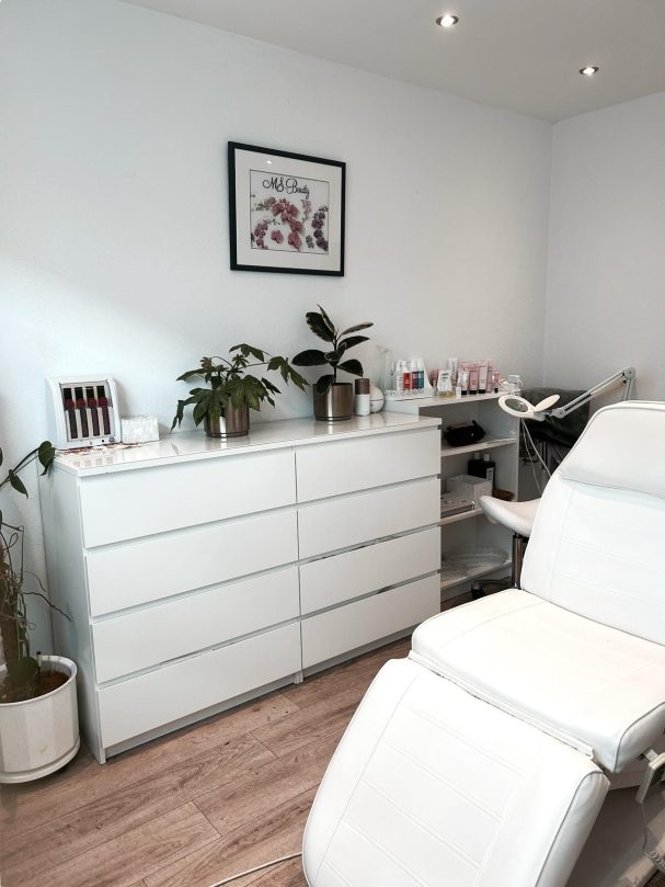 Liege für die Kosmetikbehandlungen